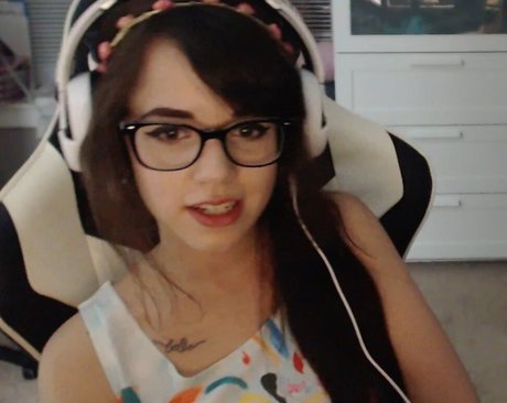 Deernadia schauspielerin freie bild