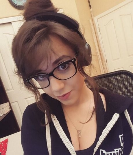 Deernadia beste akt archiv