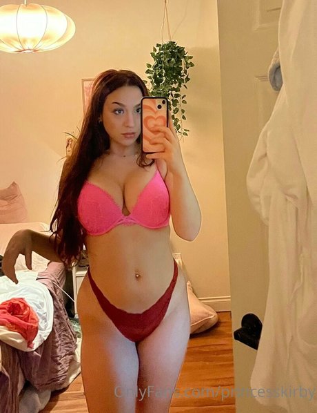 Princesskirby exklusive hübsche foto
