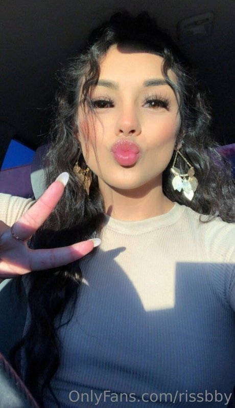 rissbby hübsche pornographische bild