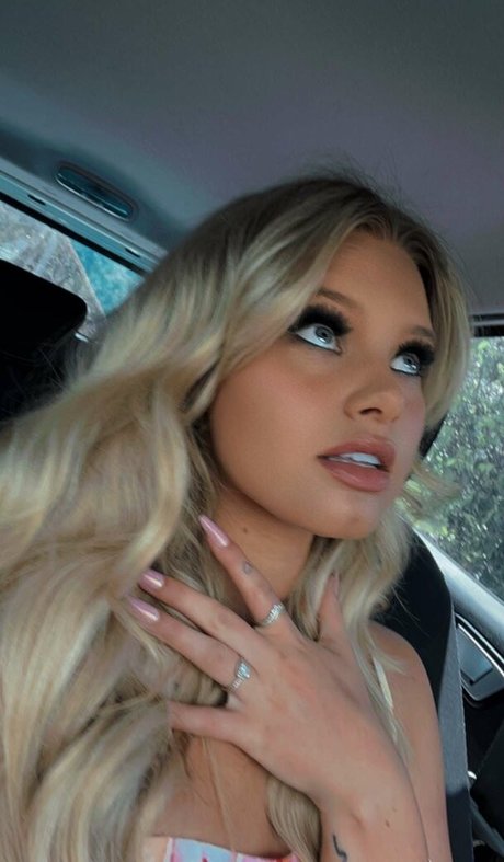 Rory Eliza perfekte akt galerie