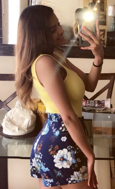 Leslie Sanchez hd sexy bild