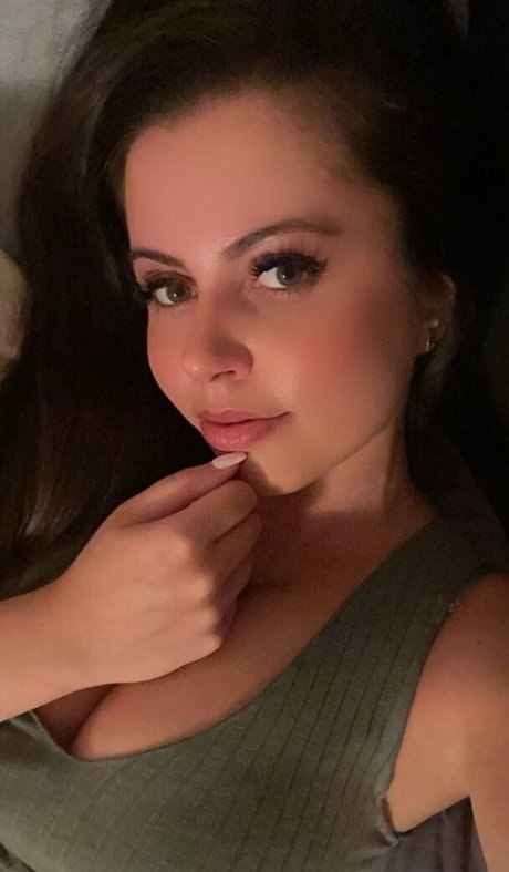 vollbusige rothaarige teen onlyfans heiße erwachsene bild