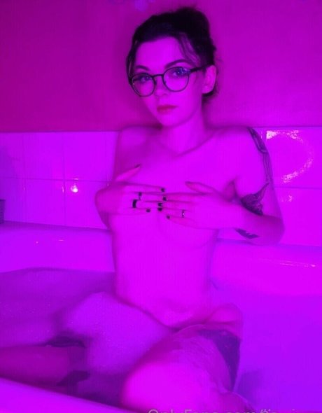 Louise Julie top erwachsene bilder