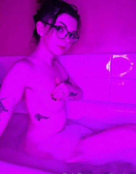 asiatische reife onlyfans sexy exklusive foto