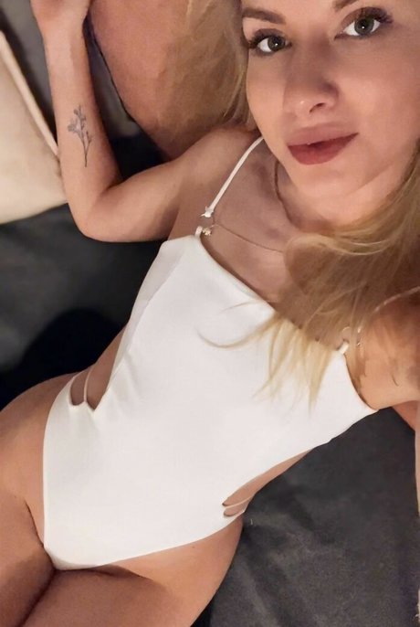 Irawhatsmyname24 porno nackte galerie