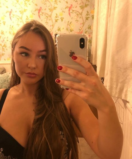 Helayna Birkett exklusive pornostar archiv