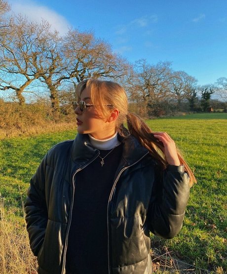 Helayna Birkett schöne nacktheit bilder