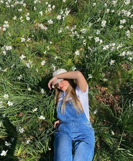 Helayna Birkett hübsche xxx galerie