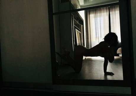 asiatische reife onlyfans erwachsene akt fotos