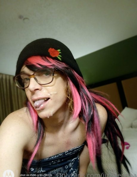 jizzyjennaa erotische top foto