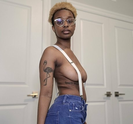 deedeebee96 nackt exklusive fotos