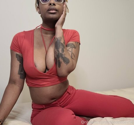 deedeebee96 hübsche nackt galerie