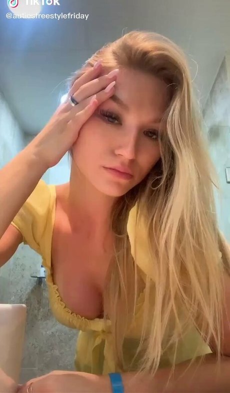 vorhaut onlyfans hübsche heiße bilder