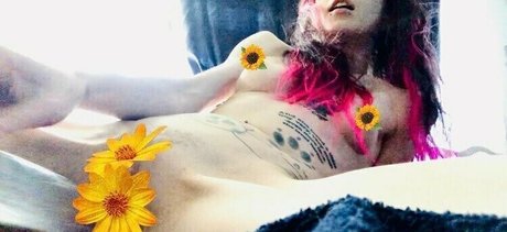 serenatvfree hübsche erotische foto