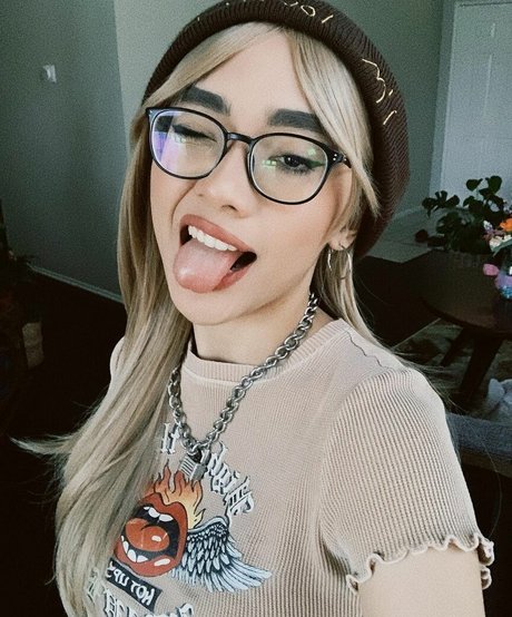 nacktstrip onlyfans kostenlose hübsche foto