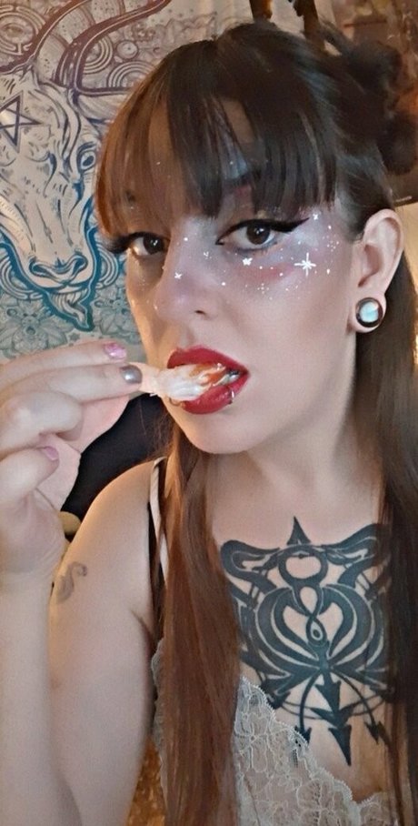 Lewdladyj schauspielerin nackten foto