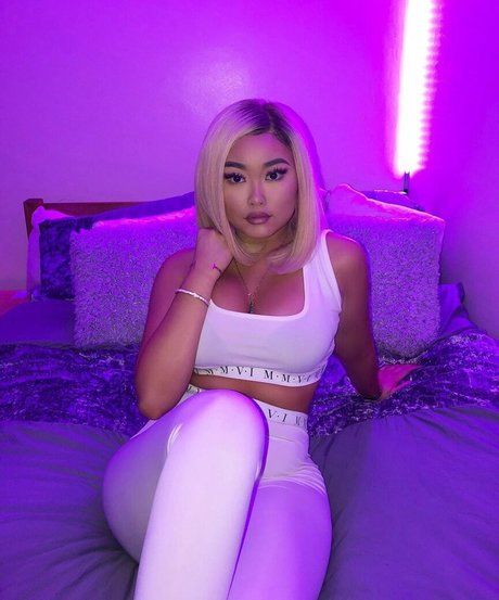 annouveauriche model schöne galerien