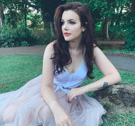 Cherry Wallis nackt sex fotos