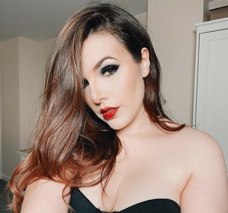 Cherry Wallis nette pornostar archiv