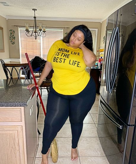 vollbusige brünette onlyfans hd porno galerie