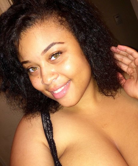 dicke männliche onlyfans freie akt bild