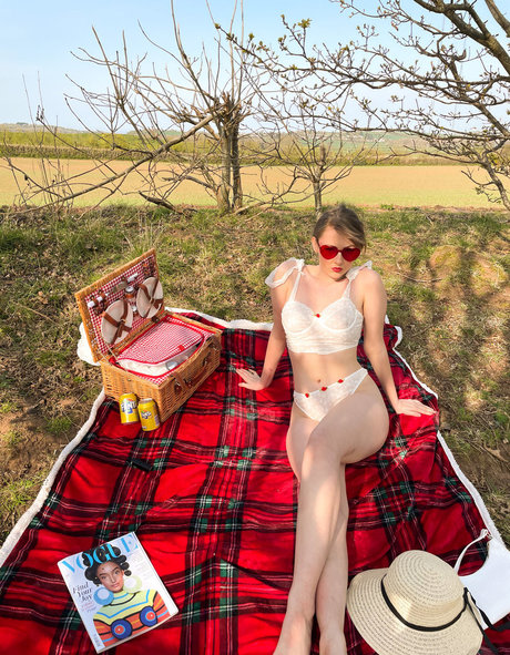 Amber Farndon exklusive porno foto