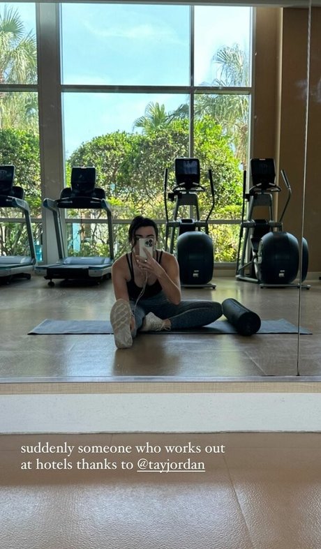 Brett Cooper nackt bilder