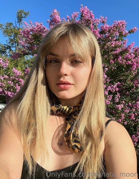 Renata moon kunst nackt bild