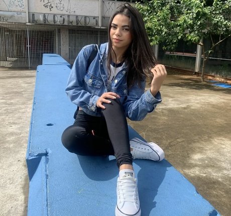 deepthroat teen onlyfans erwachsene schöne foto