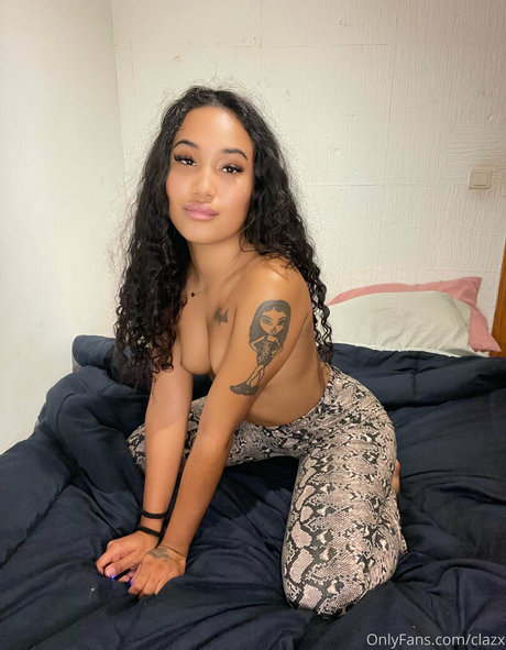 ebenholzlehrerin onlyfans nackt kunst bild