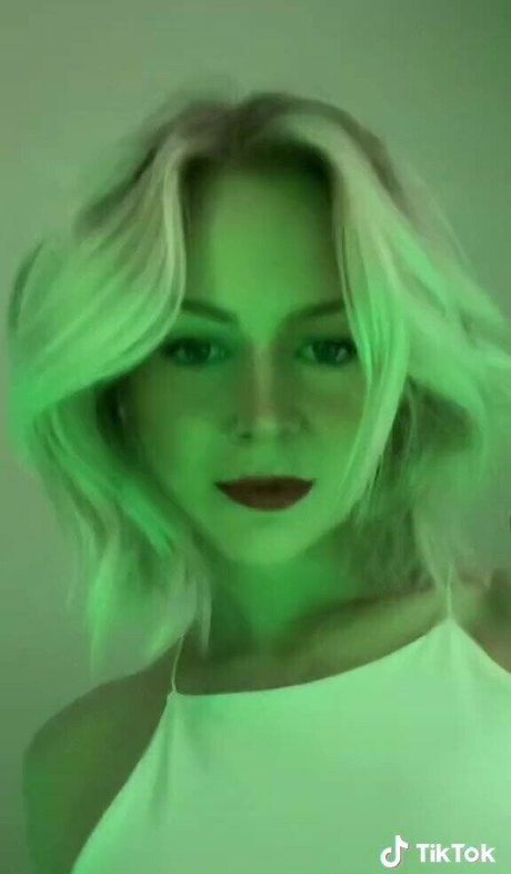 büro-milf-onlyfans kunst bild