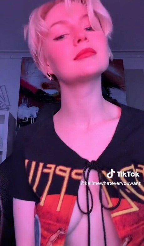 anfällige knochen-onlyfans erwachsene exklusive bild