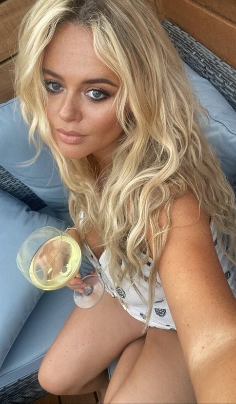 Emily Atack xxx top archiv