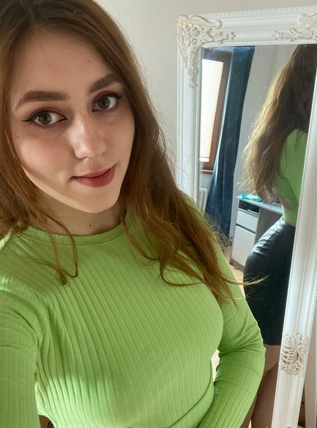 vollbusige rothaarige teen onlyfans hübsche kostenlose archiv