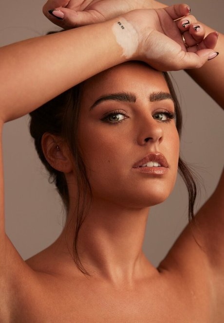 ebenholz-sperma onlyfans nackt exklusive bilder