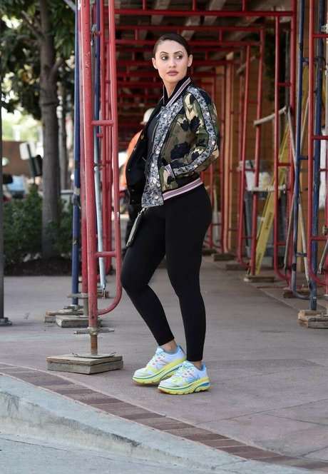 fette rothaarige onlyfans top akt bild