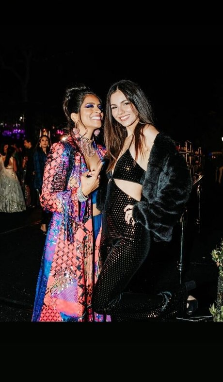 ebenholzmodell onlyfans exklusive nackte fotos