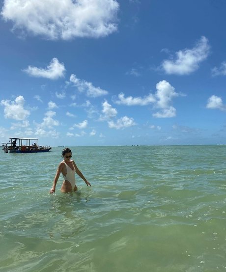 Daphne Bozaski schöne bilder