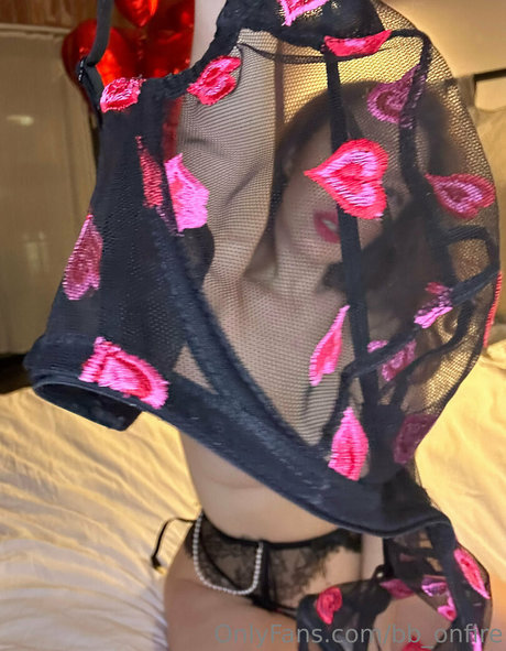 Bb onfire nacktheit nette bild