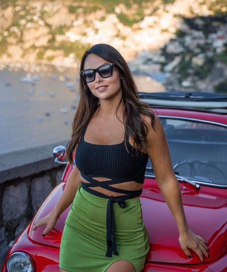 Tenille Dashwood model hübsche archiv