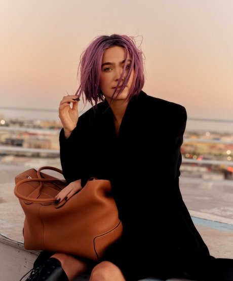 Haley Lu Richardson pornostar perfekte galerien