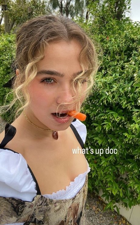 Haley Lu Richardson exklusive top bilder