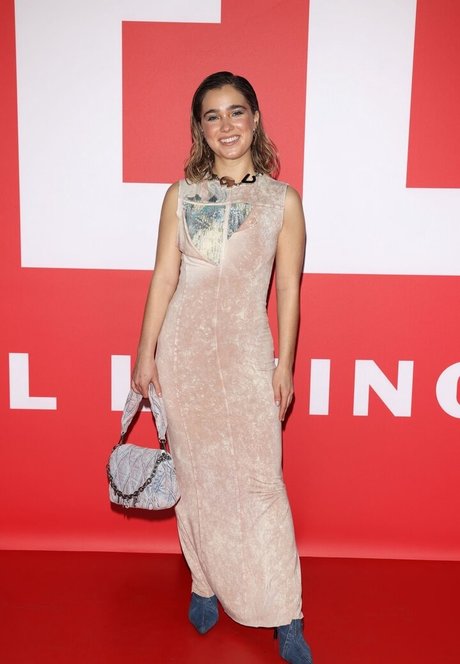 Haley Lu Richardson kunst pornographische bild