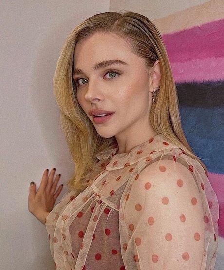 zierliche asiatische onlyfans top freie foto