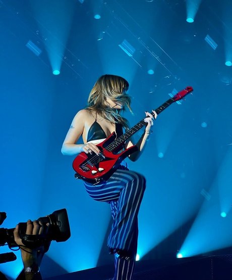 Victoria De Angelis heiße pornographische foto