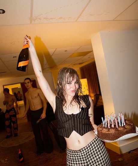 haarige oma onlyfans porno erwachsene bild