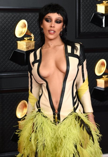 große titten college onlyfans nackt kunst galerien