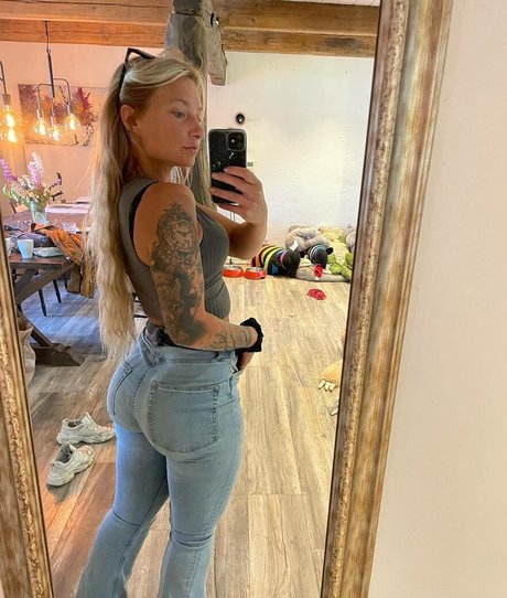 Johanna Juhlin porno hübsche fotos