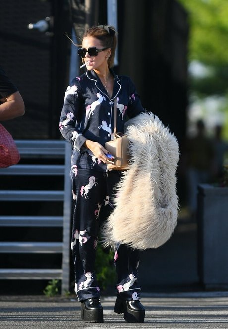 maskenbildnerin onlyfans hd nette archiv